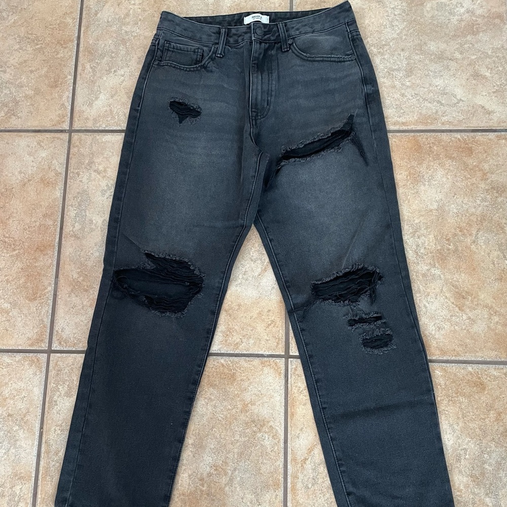 Forever 21 Distressed 90s Fit Black Jeans (29)